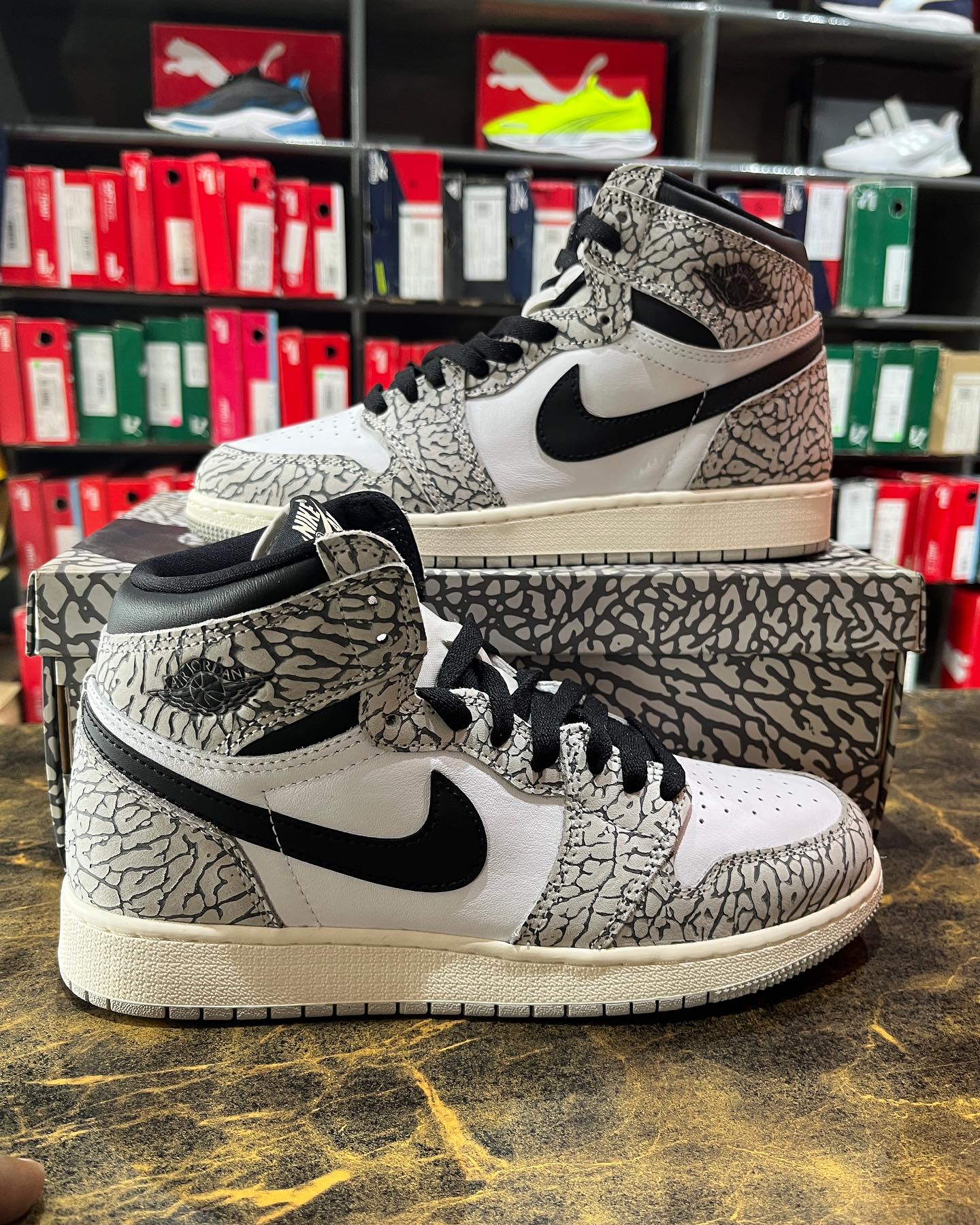 Air Jordan 1 Retro Mid OG GS - First Copy 7A Sneakers - ShoesBox India