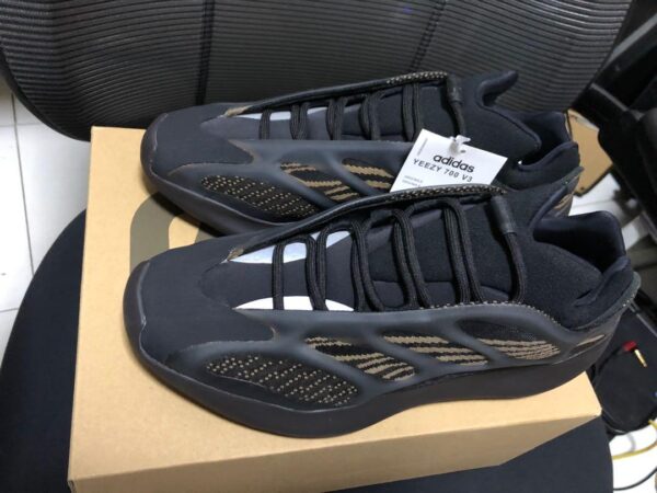 Adidas Yezzy Boost 700 V3 Alvah