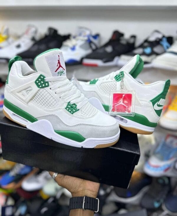 Jordan Retro 4 SB Pine Green White